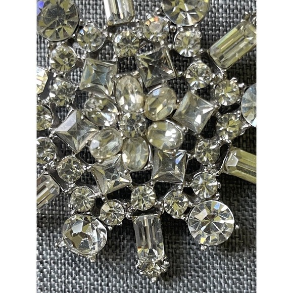 Vintage Rhinestone Retro Round Cocktail Formal Wedding Clear Costume Brooch - Picture 9 of 9